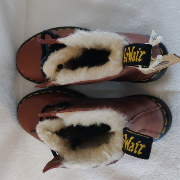 Dr. Martens 1460 8-Eye Serena Boot - Saddle Tan. Size 6 - Picture 10 of 15